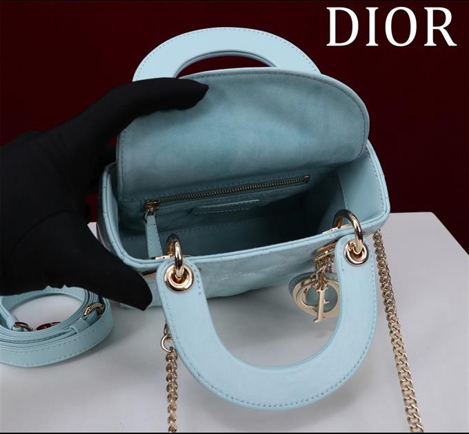 2025228Y700P205625782