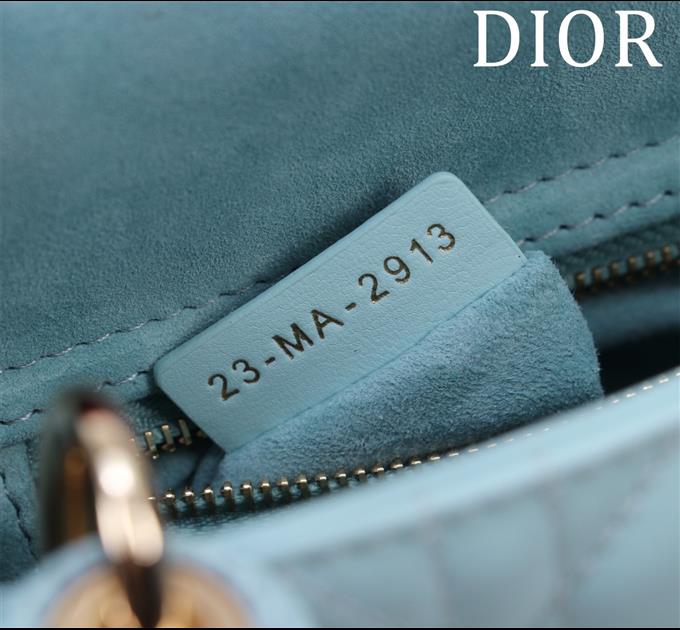 2025228Y700P205625846