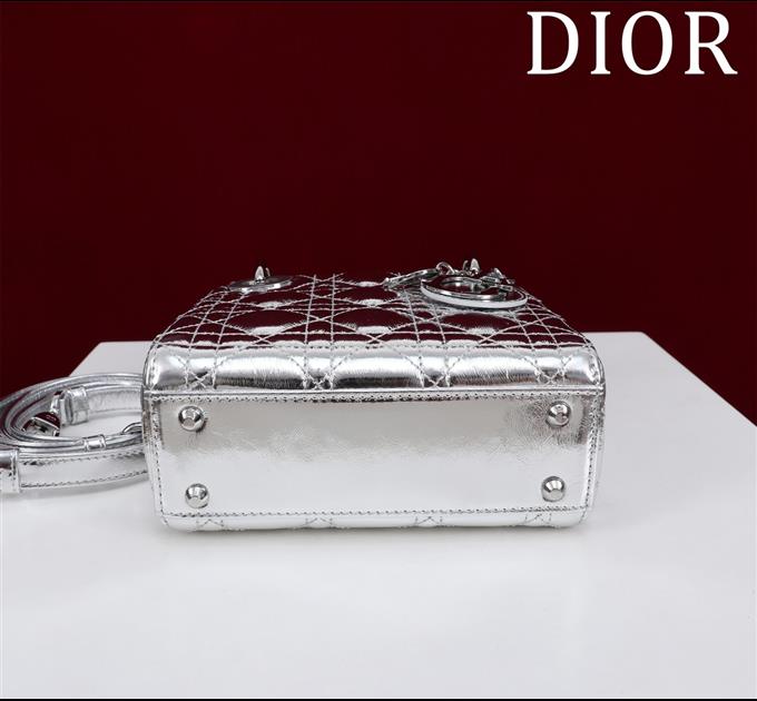 2025228Y700P205626482