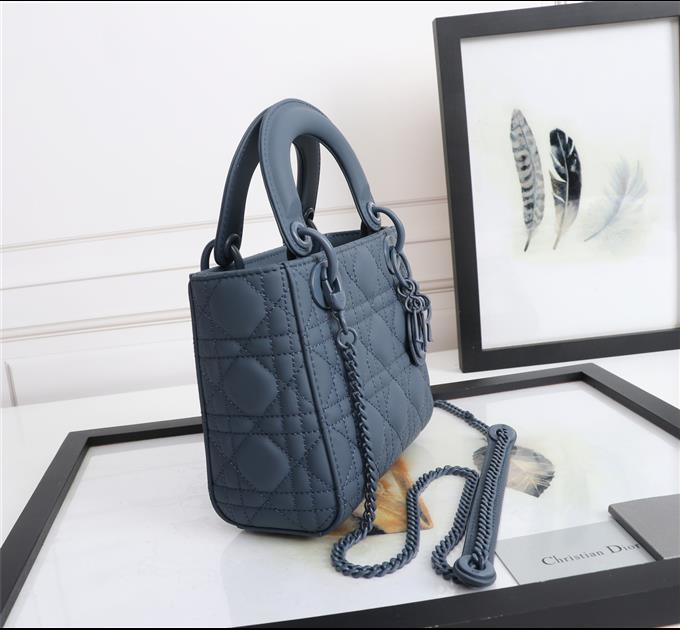 2025228Y700P205626995