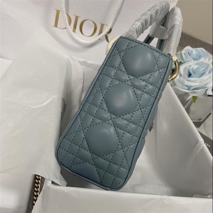 2025228Y700P205627185