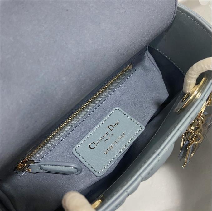 2025228Y700P205627215