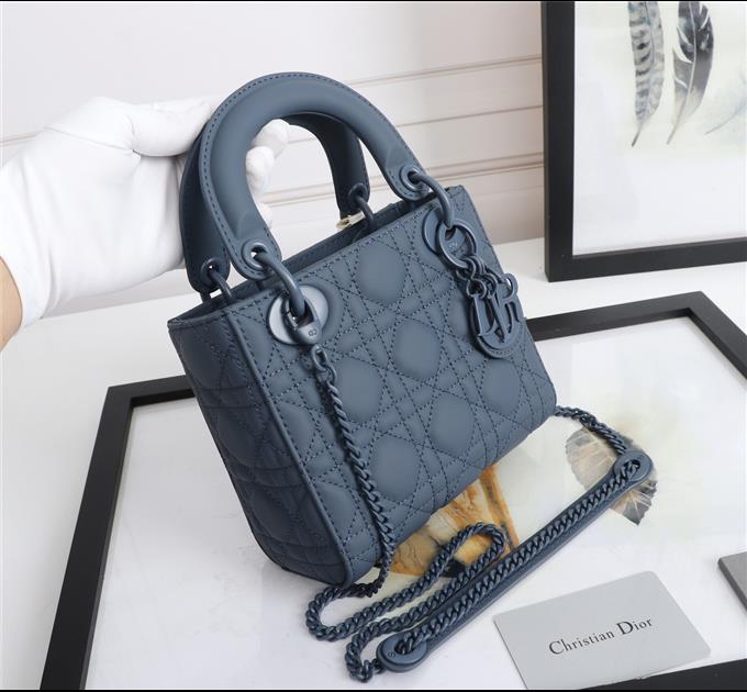 2025228Y700P20562726