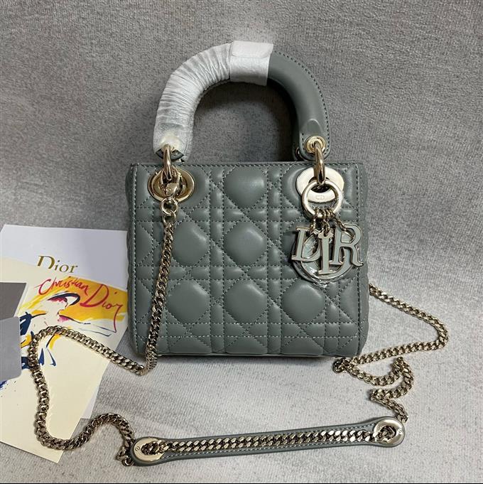 2025228Y700P205627262