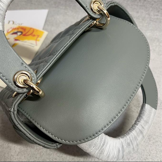 2025228Y700P205627342