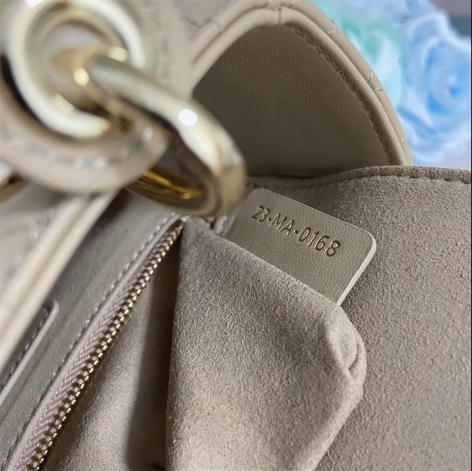 2025228Y700P205627515