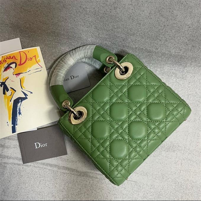 2025228Y700P205627705