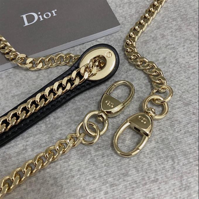 2025228Y700P205627969