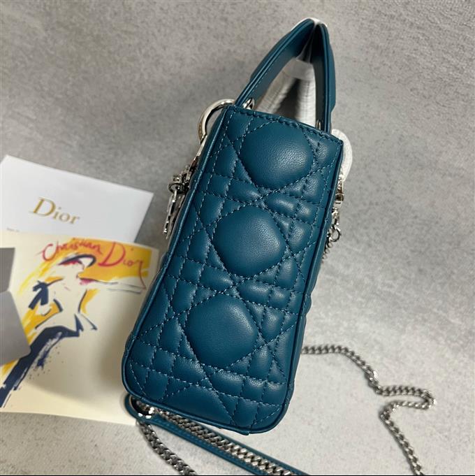 2025228Y700P205628188