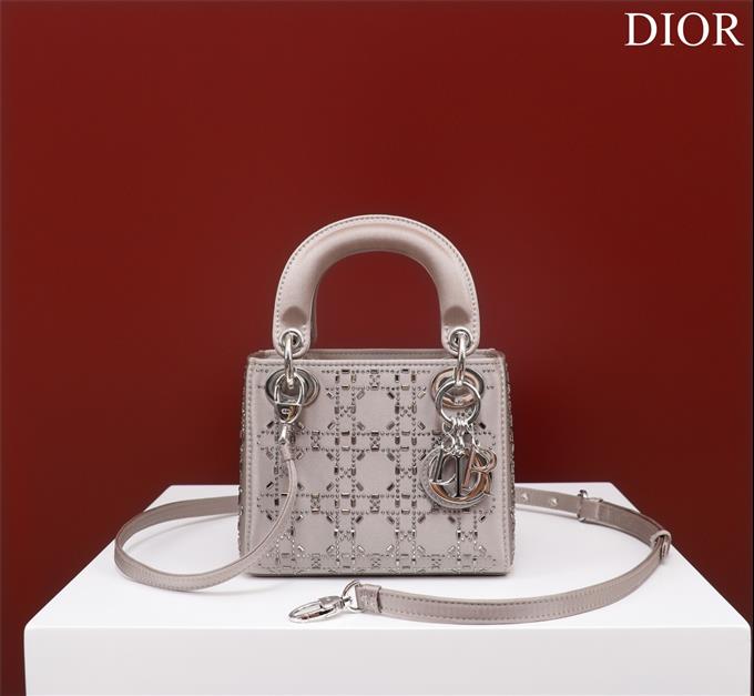 2025228Y700P205628265