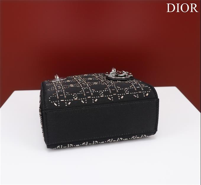 2025228Y700P205628455