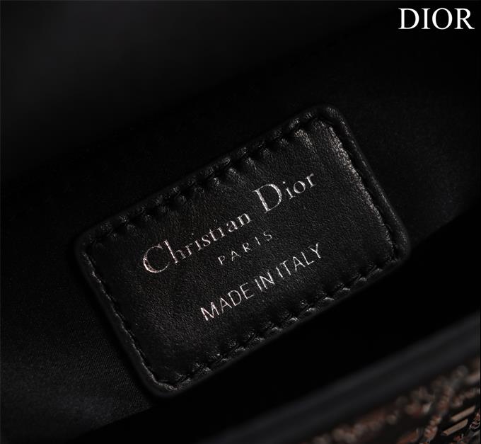 2025228Y700P205628533