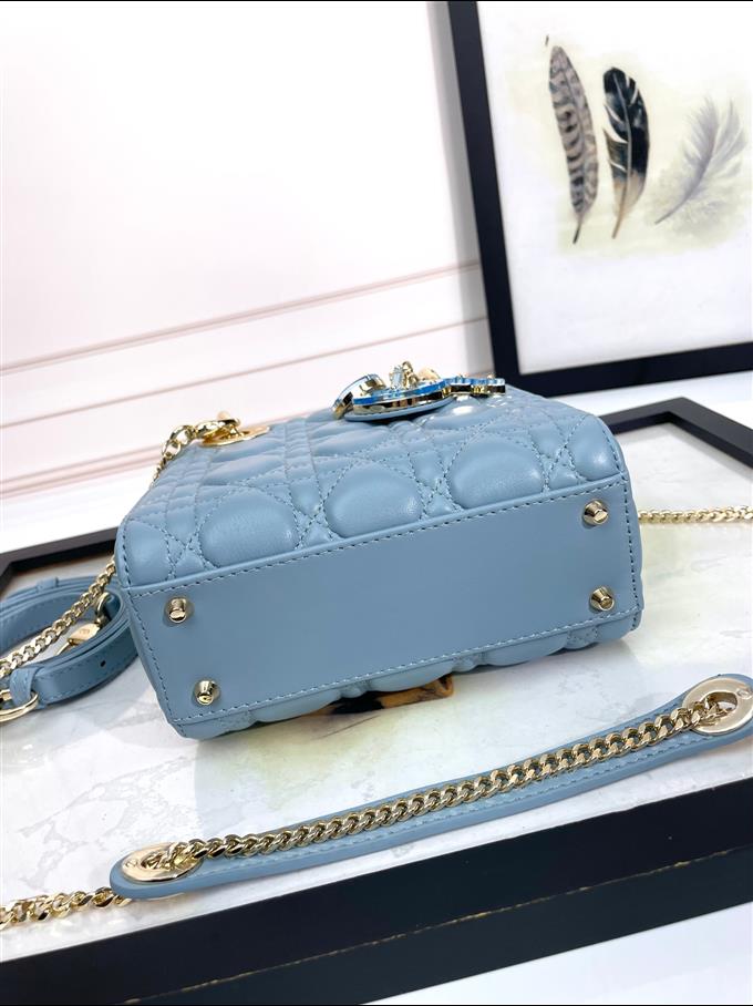 2025228Y700P205629328