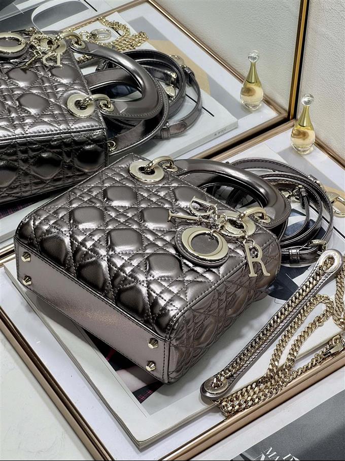 2025228Y700P212512484