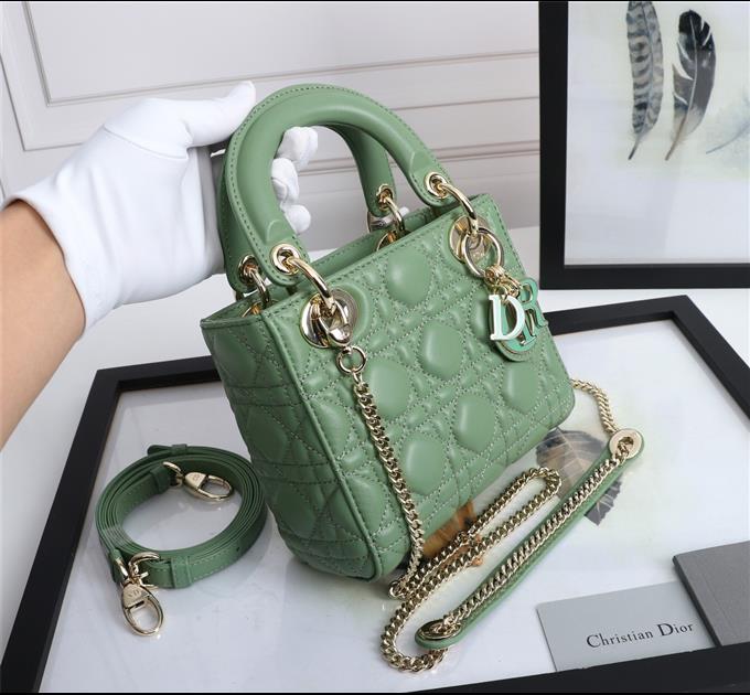 2025228Y700P22131190