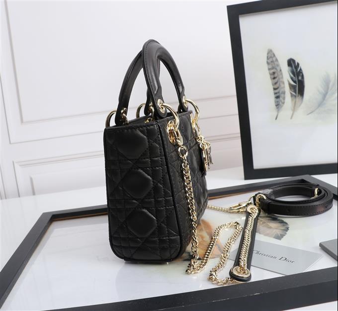 2025228Y700P22131316