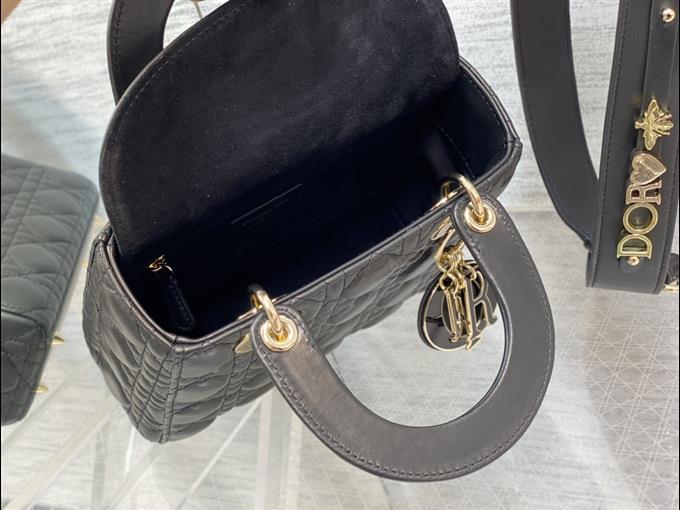 2025228Y750P205630359