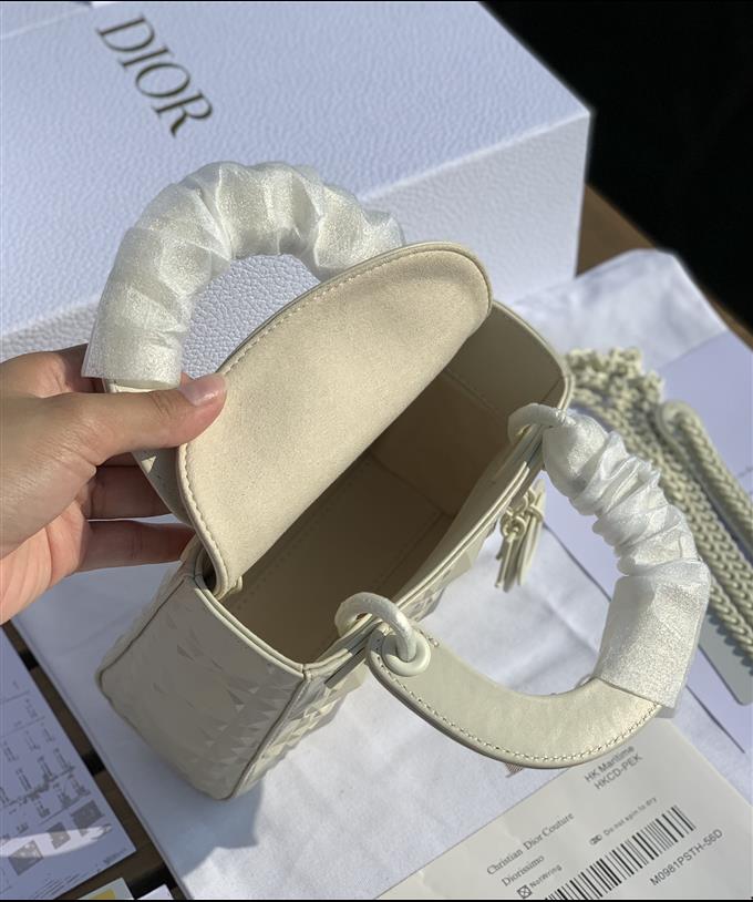 2025228Y900P205546245