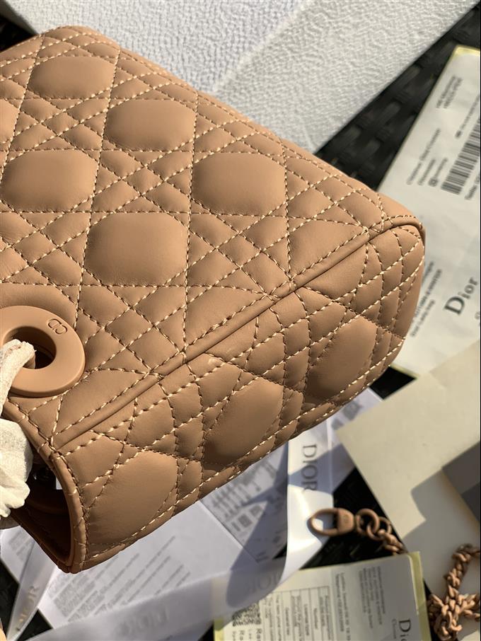 2025228Y900P205546372