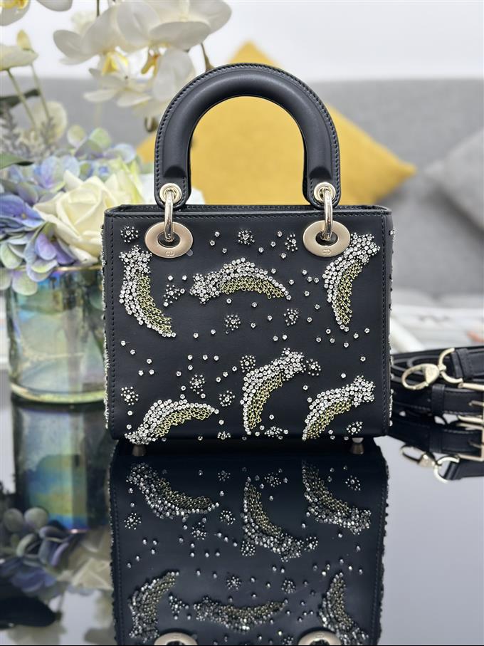 2025228Y1550P211546189