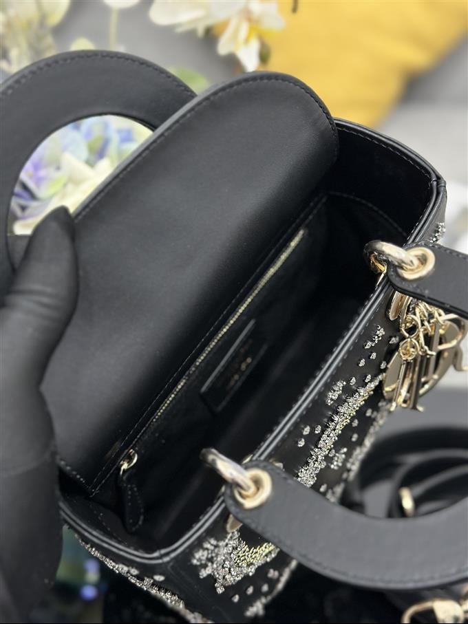 2025228Y1550P211546281