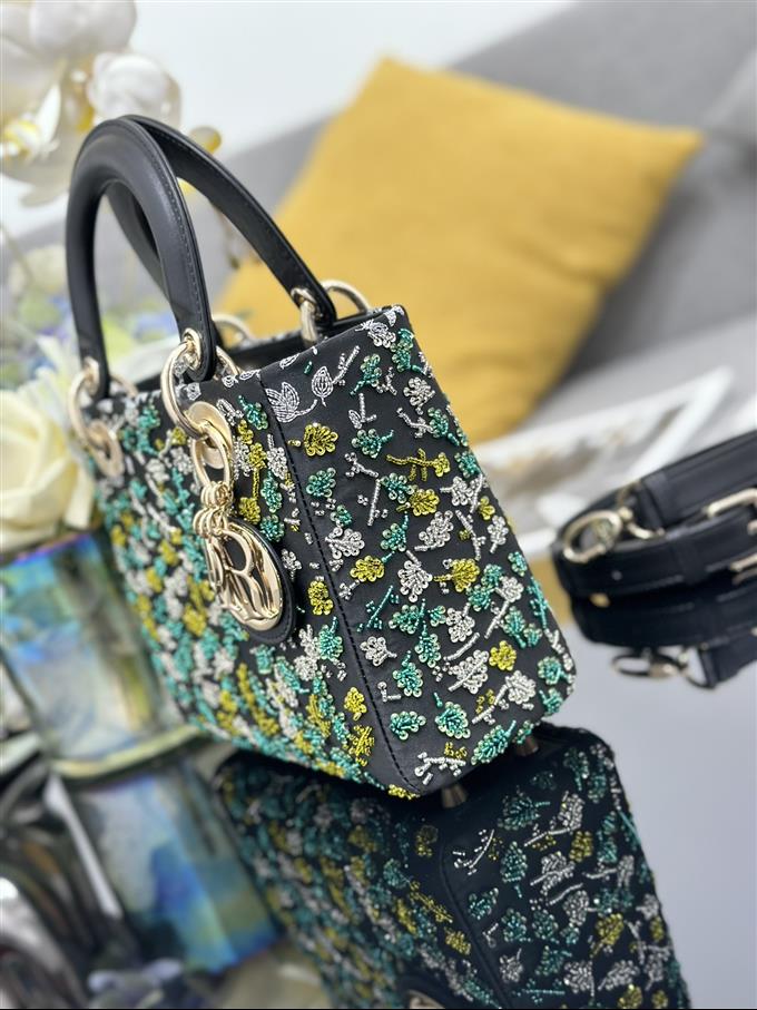 2025228Y1550P21161861