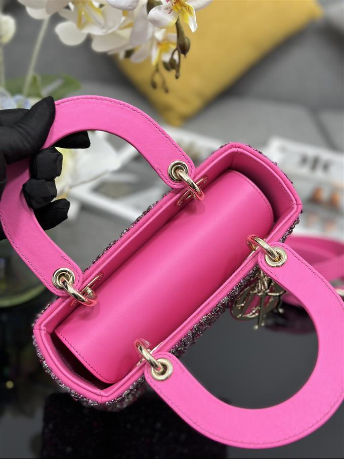 2025228Y1860P211618832