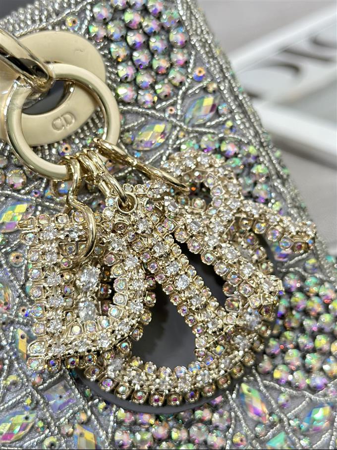 2025228Y2100P211618959