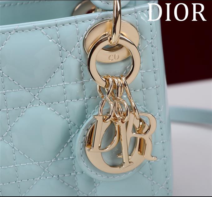 2025228Y600P211546990