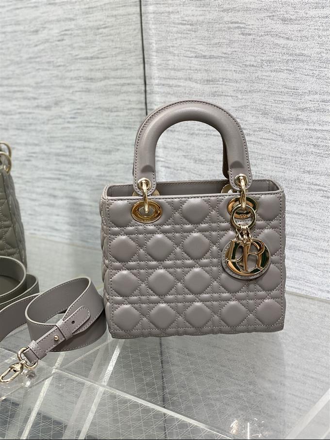 2025228Y650P211543590