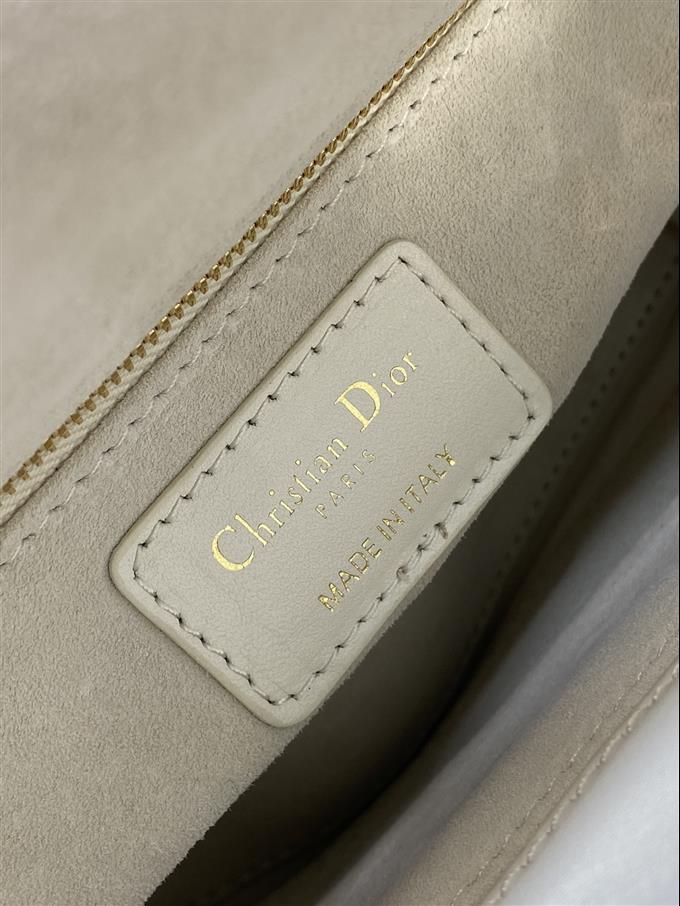 2025228Y650P211555452