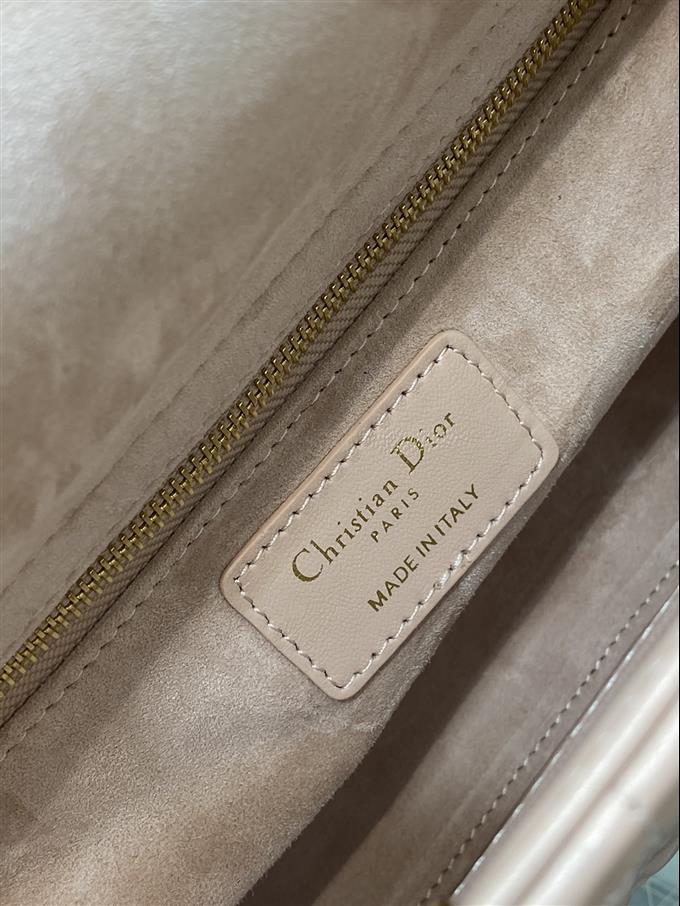 2025228Y650P211555735