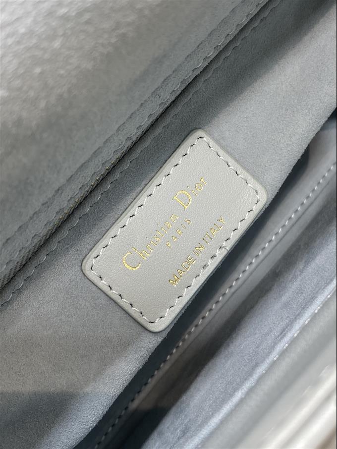 2025228Y650P211555875