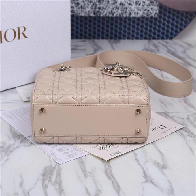 2025228Y650P211558616