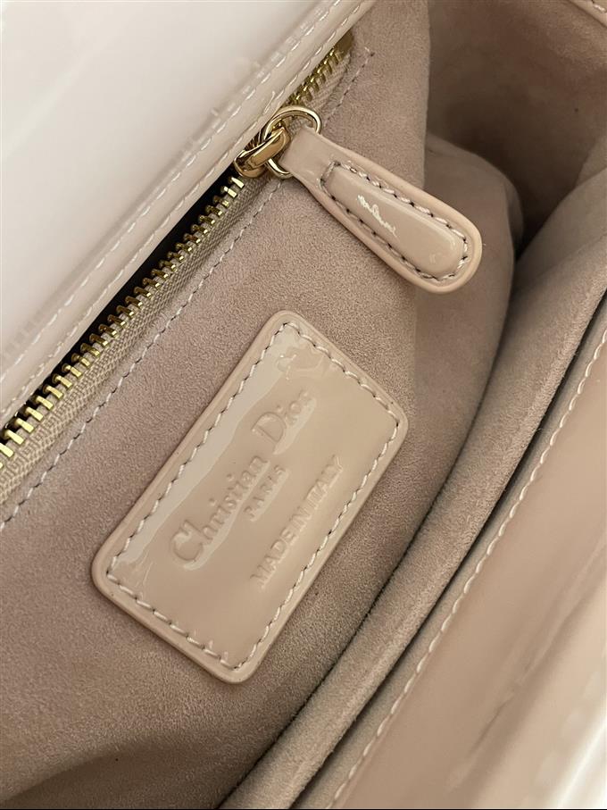 2025228Y650P211559526