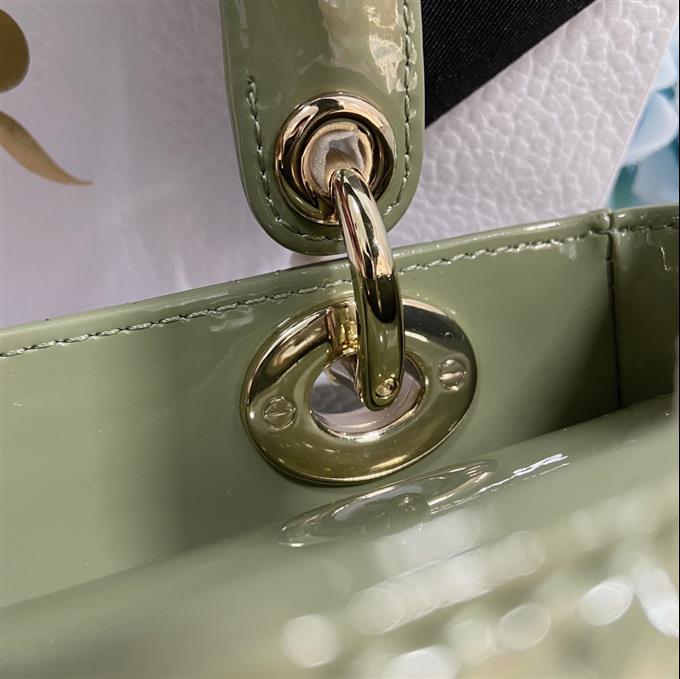 2025228Y650P211717695