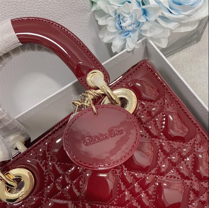 2025228Y650P211717821