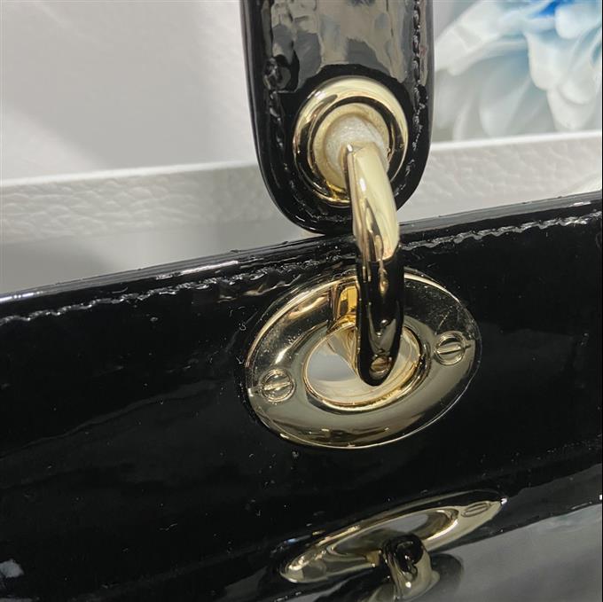 2025228Y650P211717977