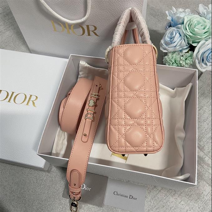 2025228Y650P211718135