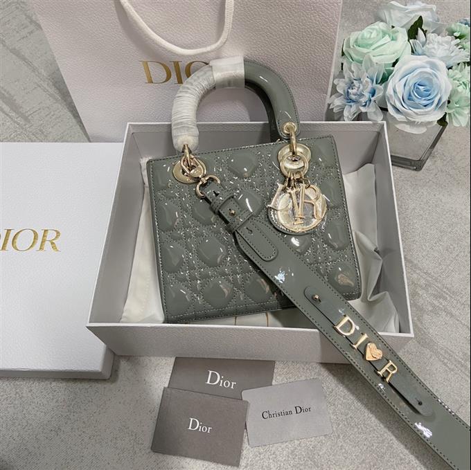 2025228Y650P211718214