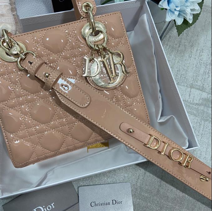 2025228Y650P211718749