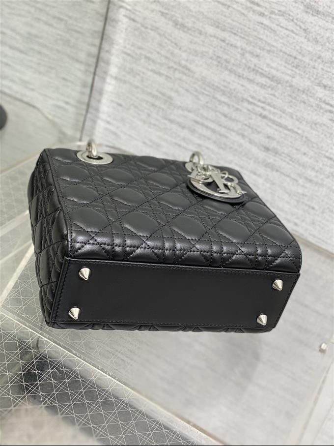 2025228Y700P21161017