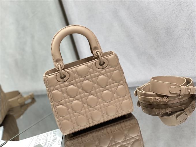 2025228Y700P211610413