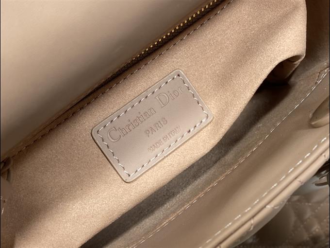 2025228Y700P211610475