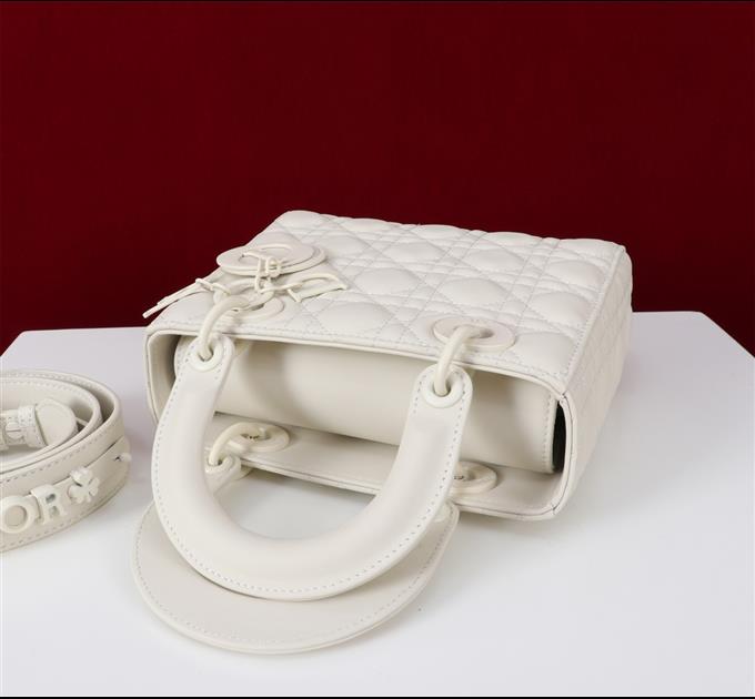 2025228Y700P211610568