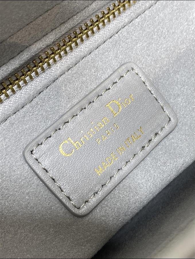 2025228Y700P211611180