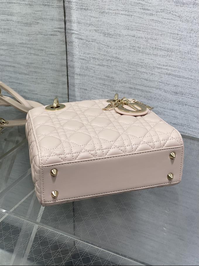 2025228Y700P211611575