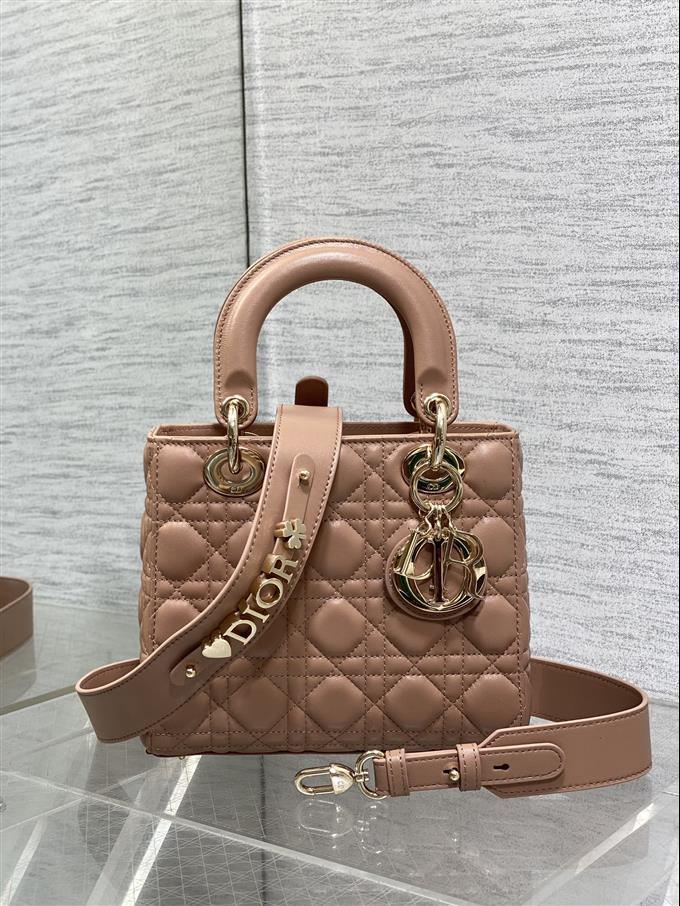 2025228Y700P211611765