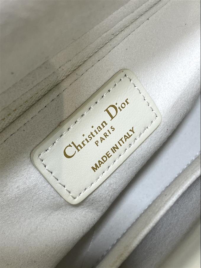 2025228Y700P211612169