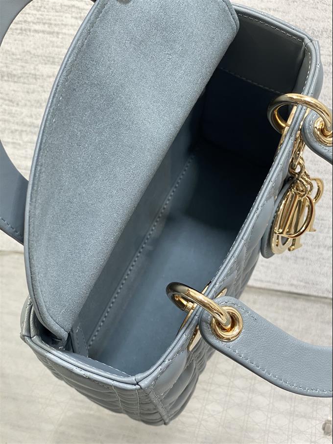 2025228Y700P211612582